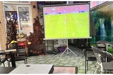 Lắp máy chiếu xem bóng đá màn hình 200, 300 inch